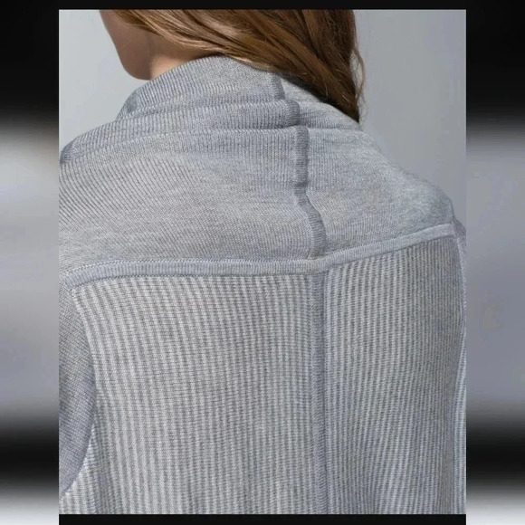 Lululemon Iconic Sweater WrapHeathered Medium Grey / Heathered Light Grey - Picture 6 of 9